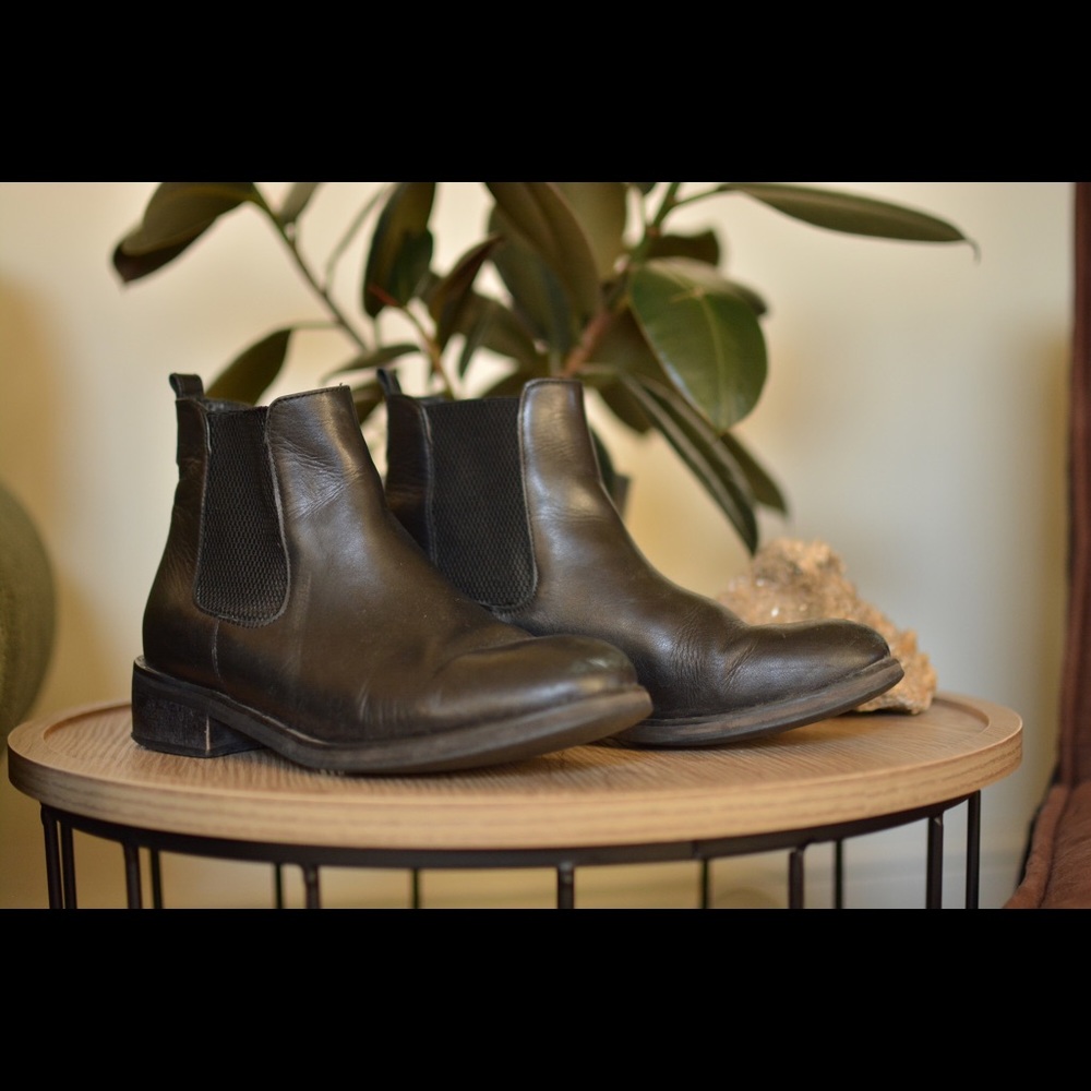 Minnelli Black Chelsea Boots